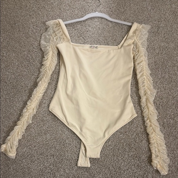 Free People Cream Bodysuit with Ruffled Sleeves - Picture 1 of 2